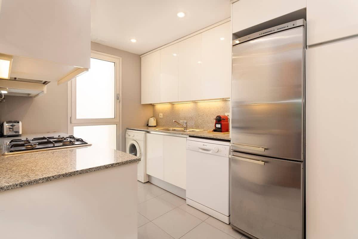 Apartamento entero, Apartamento de vacaciones para 4 personas con jardín in Centro Barcelona, Barcelona