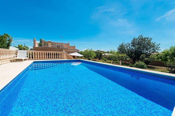 Familienfreundliche Villa "Ses Llegitimes" mit Pool in Son Daviu Nou, Marratxí