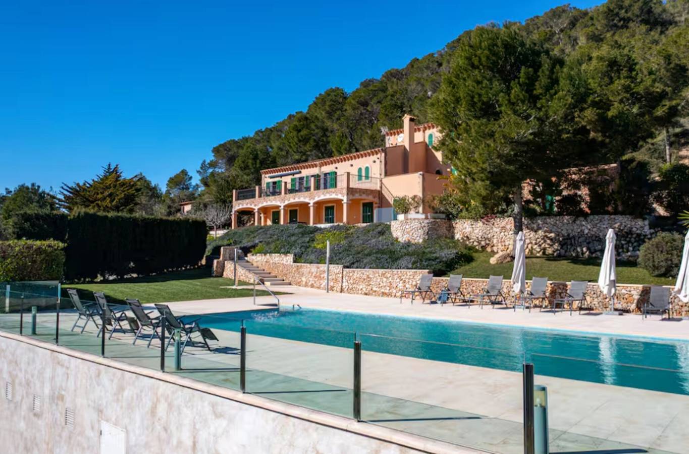 Villa 'Ca'n Cristofal' con Vista Montagna, Wi-Fi e Aria Condizionata in Felanitx, Sud di Maiorca