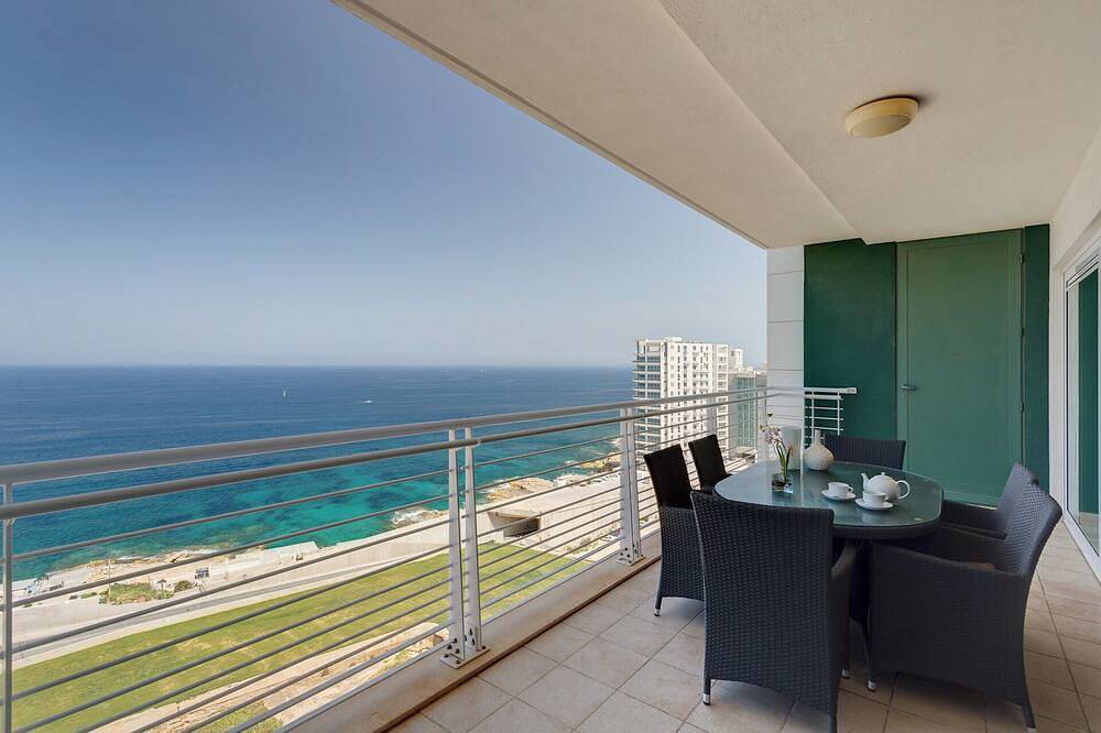 Ganze Wohnung, Fabulous Lux Apt inc Pool, Sliema Upmarket Area in Tas-Sliema, Insel Malta