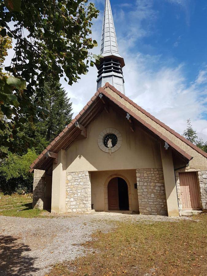 Two-Bedroom House in Saint-Hippolyte (Doubs), Jura Francais