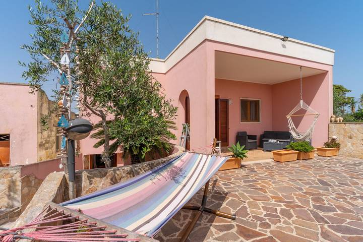 Appartamento per 5 persone, con Giardino a Torre Specchia Ruggeri