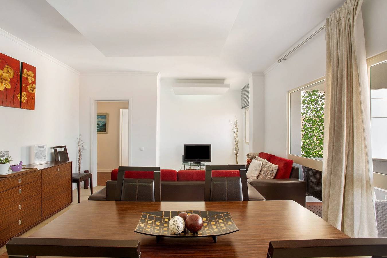 Ganze Wohnung, Apartment 'Funchal Centre Bliss - Soulful Stays' mit Meerblick, Gemeinschaftsterrasse und Wlan in Funchal (Santa Maria Maior), Madeira