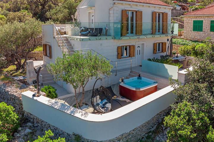 Villa pour 7 personnes, avec Balcon et Jacuzzi ainsi que Terrasse et Jardin dans Šolta - 3
