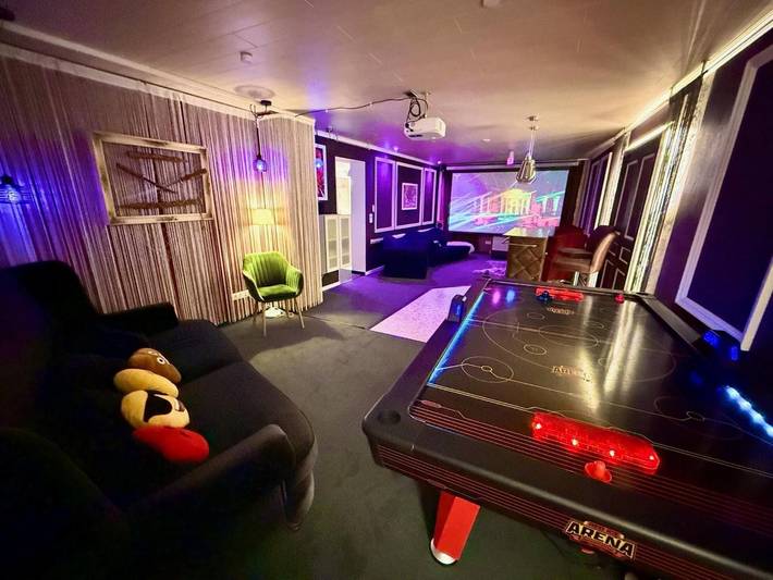 Ferienwohnung für 17 Personen, mit Balkon und Whirlpool sowie Sauna, mit Haustier in Lahn-Taunus