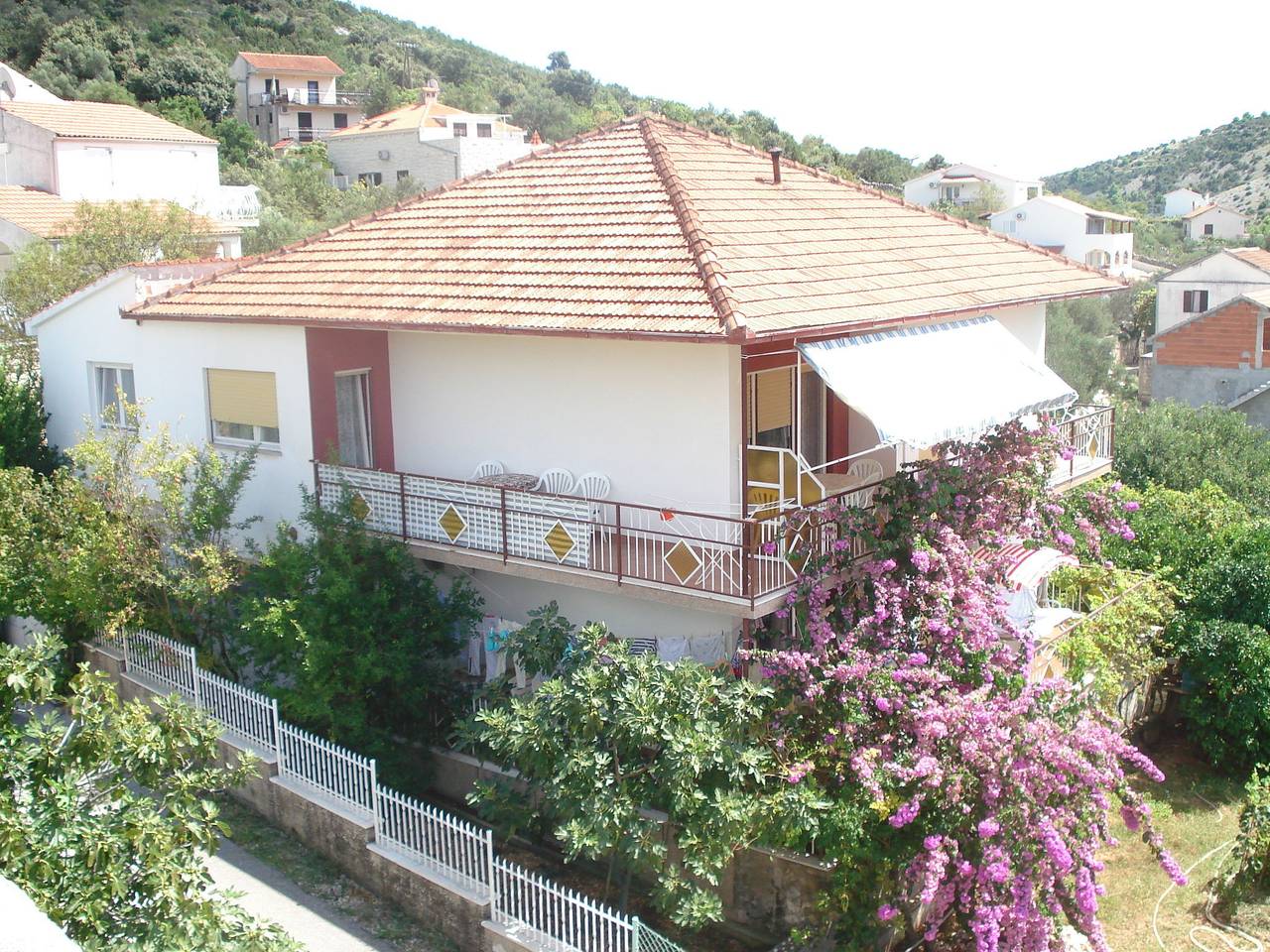 Ganze Wohnung, Küstenkomfort in Vinišće in Vinisce, Split-Dalmatien