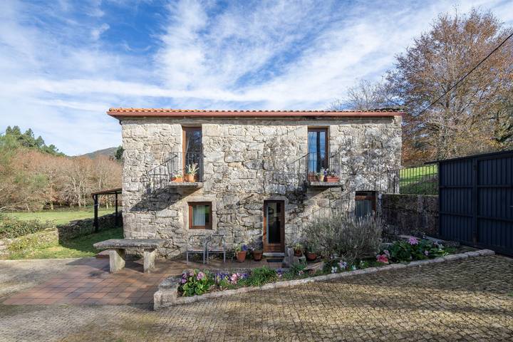 Casa rural para 14 personas, con Balcón y Jardín en Provincia de Pontevedra