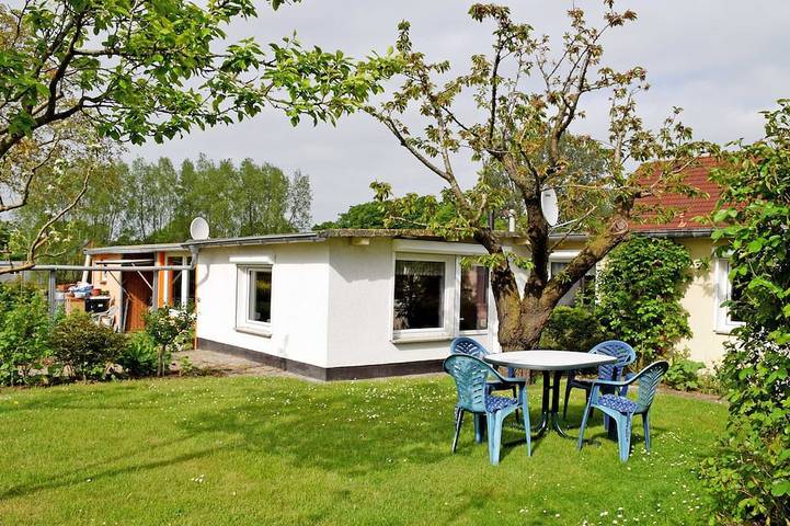 Ferienwohnung für 5 Personen, mit Terrasse und Garten in Sehlen