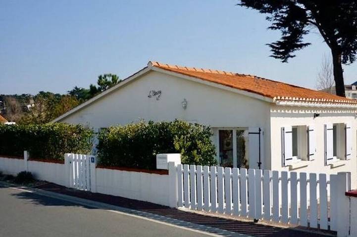 Location de vacances pour 5 personnes, avec terrasse et jardin dans Plage de La Parée