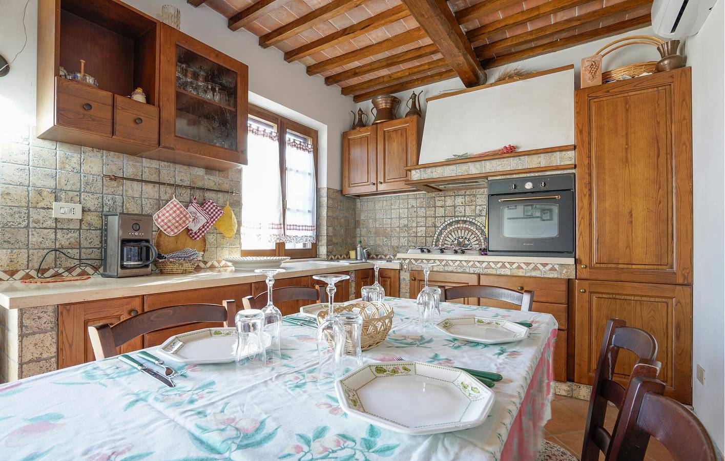 Ganze Ferienwohnung, Gemütliche Wohnung mit Pool und Parkplatz, 2km von Pitigliano in Sorano, Grosseto Provinz