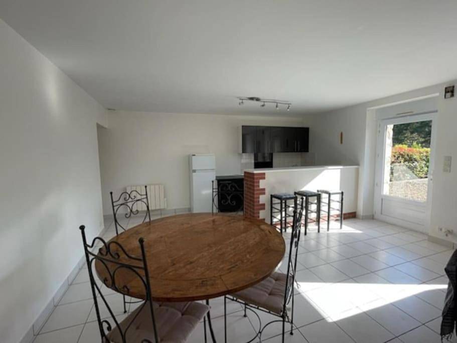 Two-Bedroom House in Grand-Fougeray, Région de Redon