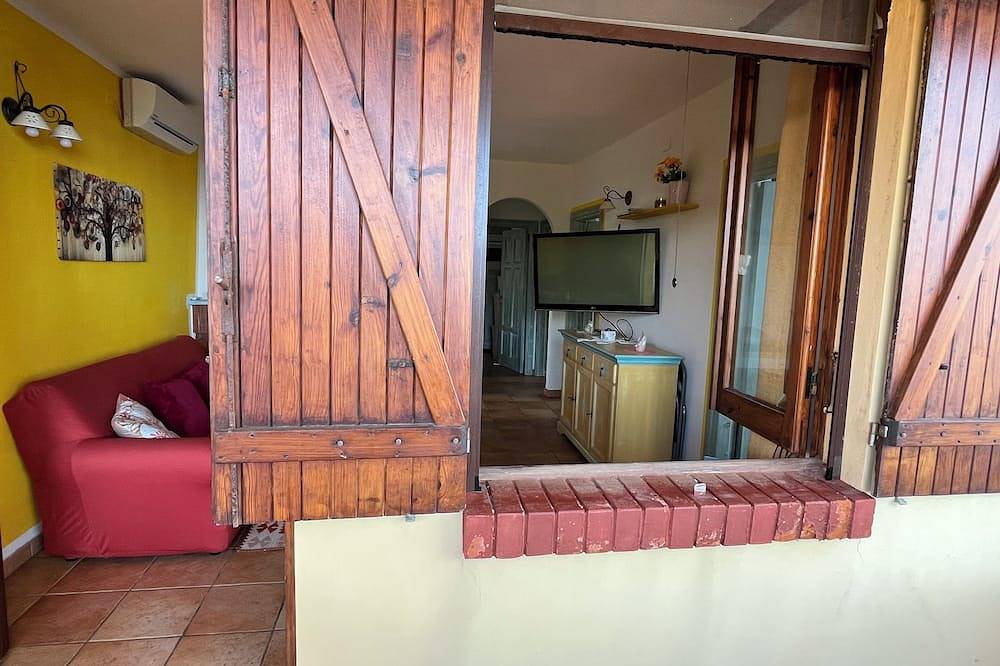 Ganze Wohnung, Apartment in villa with sea view in Torre del Pozzo, Cuglieri