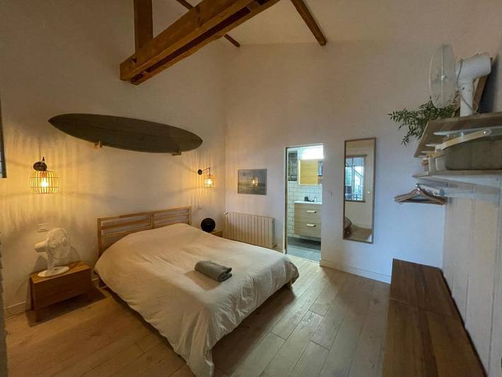 Location de vacances pour 6 personnes, avec vue ainsi que piscine et jardin dans Plage Chambre d'Amour - 4
