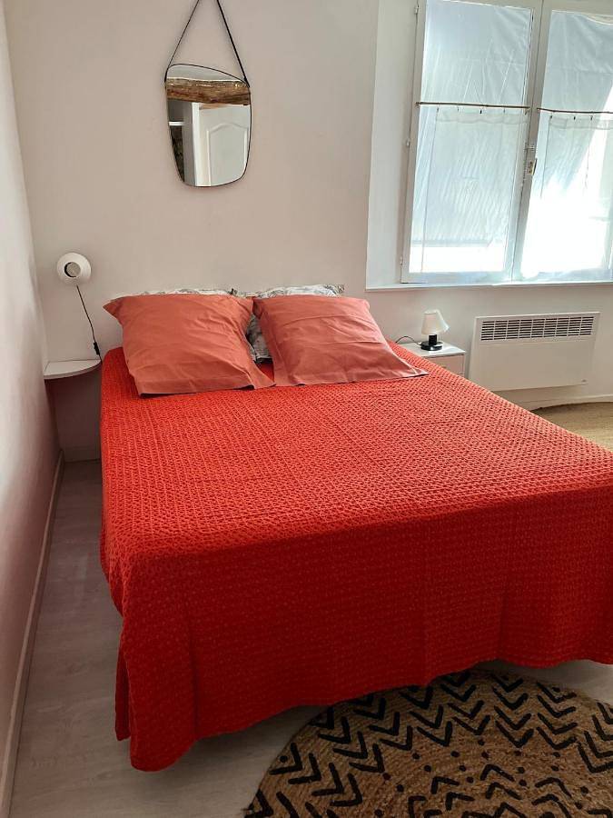 Appartement entier, Studio Cosy Rue piètonne calme Centre-ville Uzès Climatisé in Uzès, Région de Nîmes