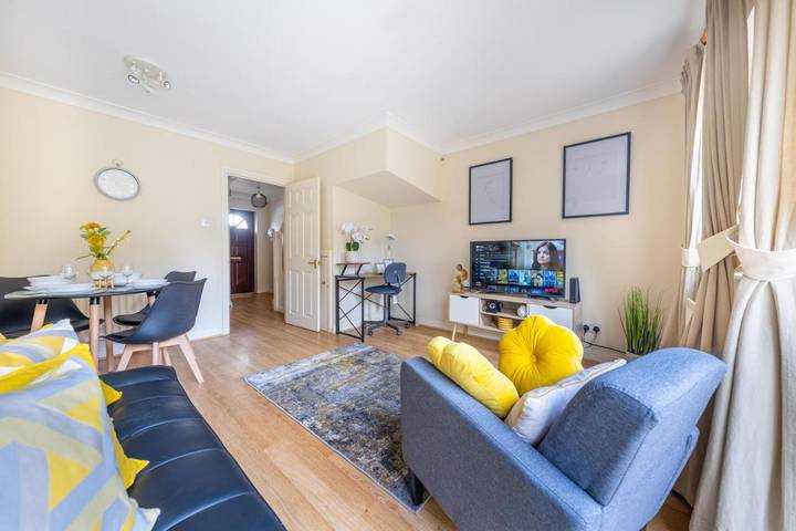 Apartment for 6 people, with hot tub and garden in Maidenhead