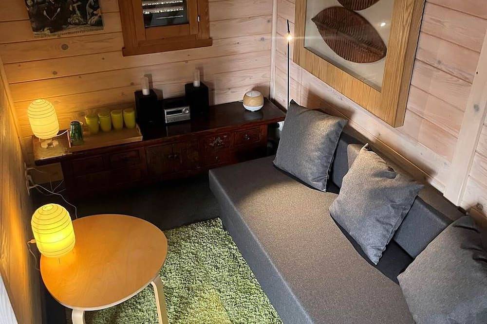 Chalet Dolce Vita (2 personnes) Acces A L'Espace Welness avec piscine , jacuzzi , sauna , hammam possible en supplément sur réservation selon disponibilités 2 heures. A Reserver Sur Le Site lagrangeaucorps.com. in Gussignies, Avesnes-sur-Helpe