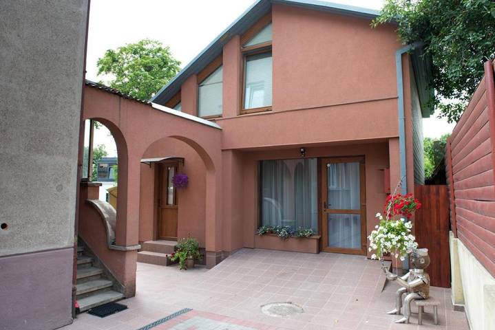 Apartament wakacyjny dla 4 osób, z Taras i Ogród oraz Widok w Kowno