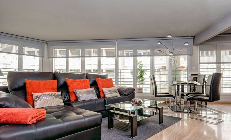 Entire apartment, Modern 2 Bd Aptm close to the Cathedral. Isabel la Catolica III in Realejo-San Matías, Granada