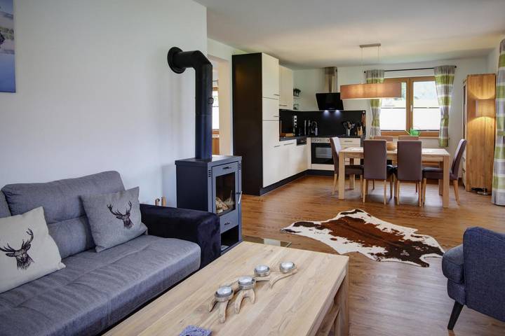 Chalet für 6 Personen, mit Whirlpool und Terrasse sowie Sauna und Pool, mit Haustier in Inzell - 2