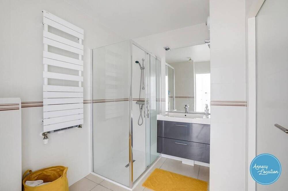 Entire apartment, Terre Eo T3 – Menthon-Saint-Bernard in Menthon-Saint-Bernard, Annecy region