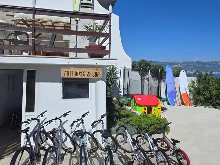 Villa pour 14 personnes, avec jacuzzi et jardin ainsi que piscine et bassin pour enfant à Slatine - 4