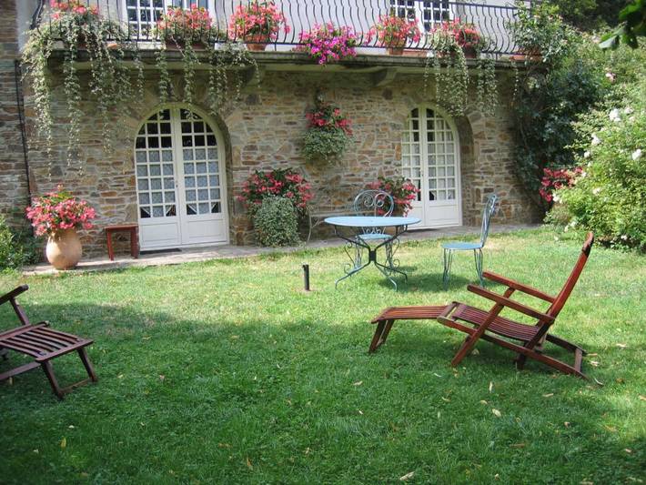 Gîte pour 2 personnes, avec jardin à Montferrer
