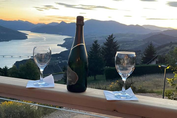 Location de vacances pour 8 personnes, avec Balcon ainsi que Terrasse et Jardin dans Lac de Serre-Ponçon - 4