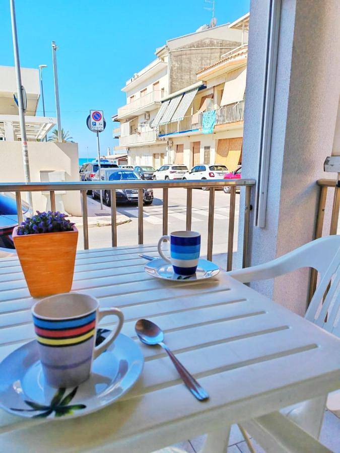 Ferienwohnung für 6 Personen, mit Ausblick und Balkon in Marina di Ragusa