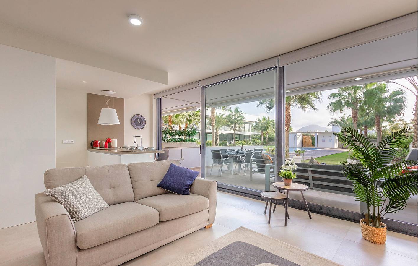 Apartamento vacacional entero, ¡Acogedor apartamento con piscina, jardín y aire acondicionado - 600m de la playa! in Mar Menor, Costa Cálida