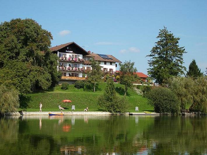 Ferienhaus für 2 Personen, mit Balkon und Terrasse sowie Garten in Seebruck
