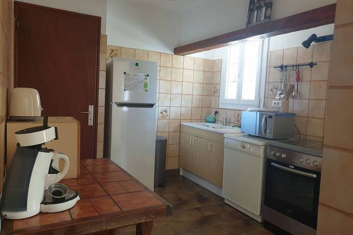 Gîte pour 6 personnes, avec jardin ainsi que piscine et terrasse à Collobrières - 4