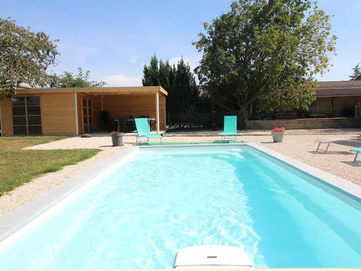 Gîte pour 10 personnes, avec Balcon ainsi que Jardin et Piscine en Bourgogne
