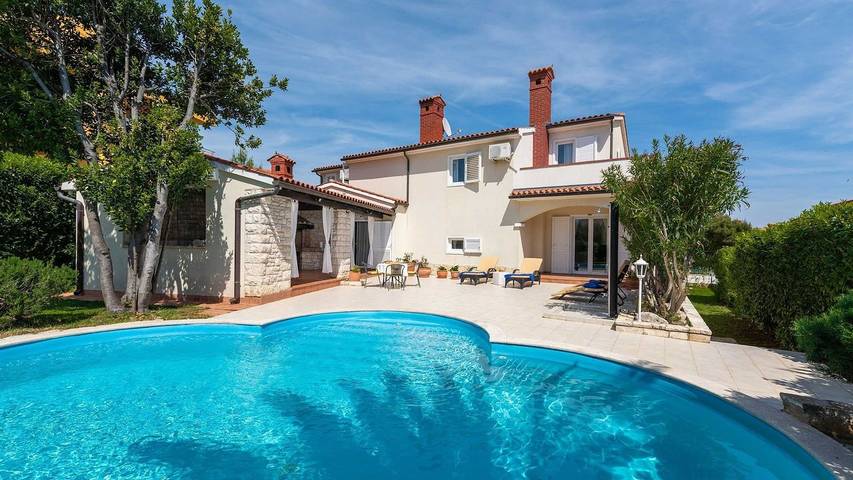 Villa für 8 Personen, mit Garten und Terrasse sowie Pool in Premantura