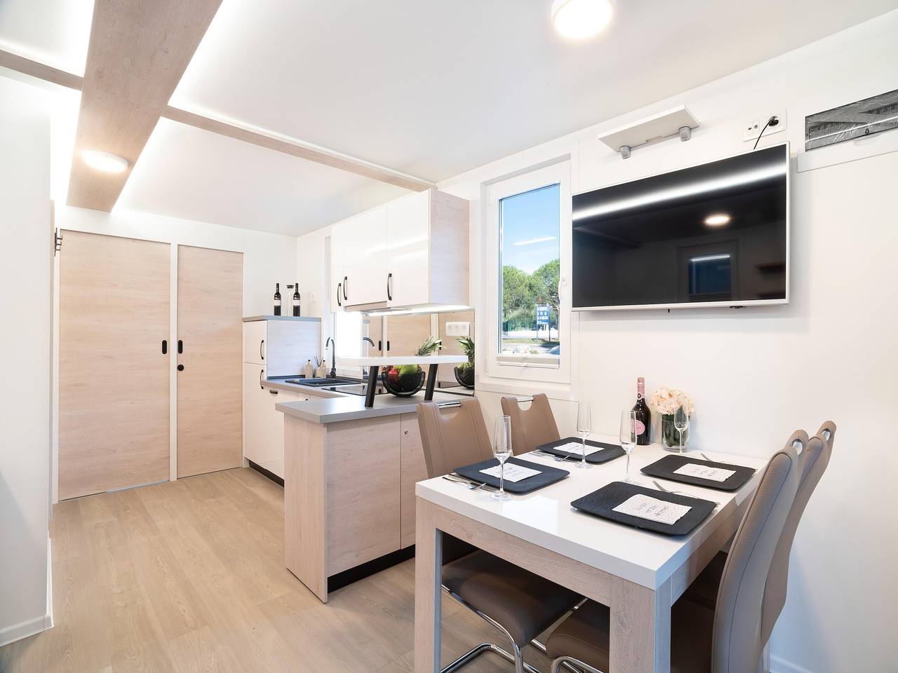 Hausboot mit Dachterrasse und Hottub in Piran, Slowenische Riviera