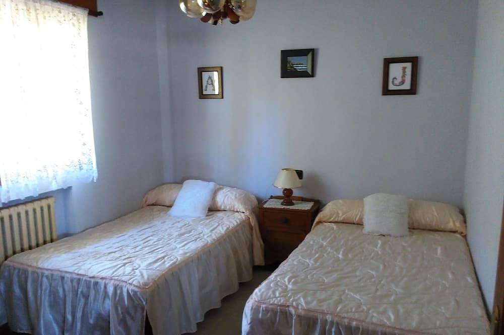 Holiday House Vacation House In El Puntal in Villaviciosa, Costa Verde (Spain)