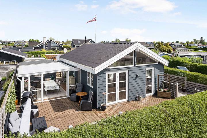 Chalet für 4 Personen, mit Terrasse und Garten auf Seeland