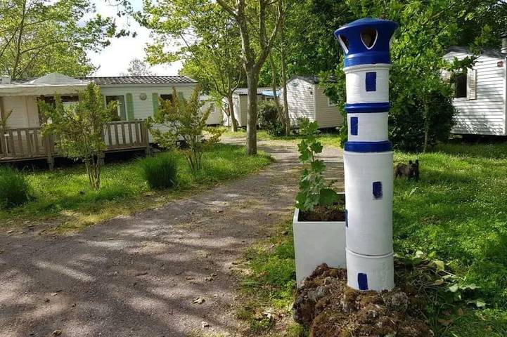 ZEcamping 3 étoiles piscine dog friendly locatif TV 20m2 2 pers in Arvert, Côte de Beauté