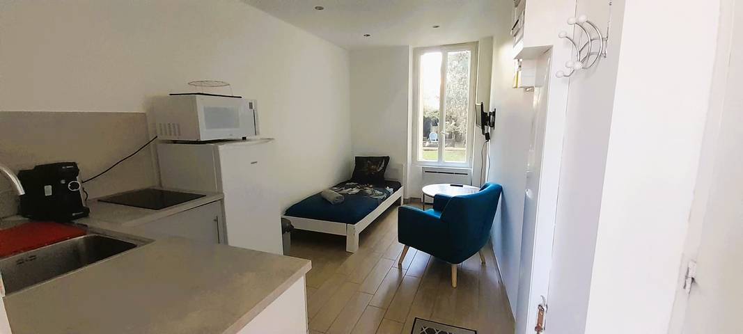 Entire studio, Kuryj rdc in Vierzon, Vierzon Region