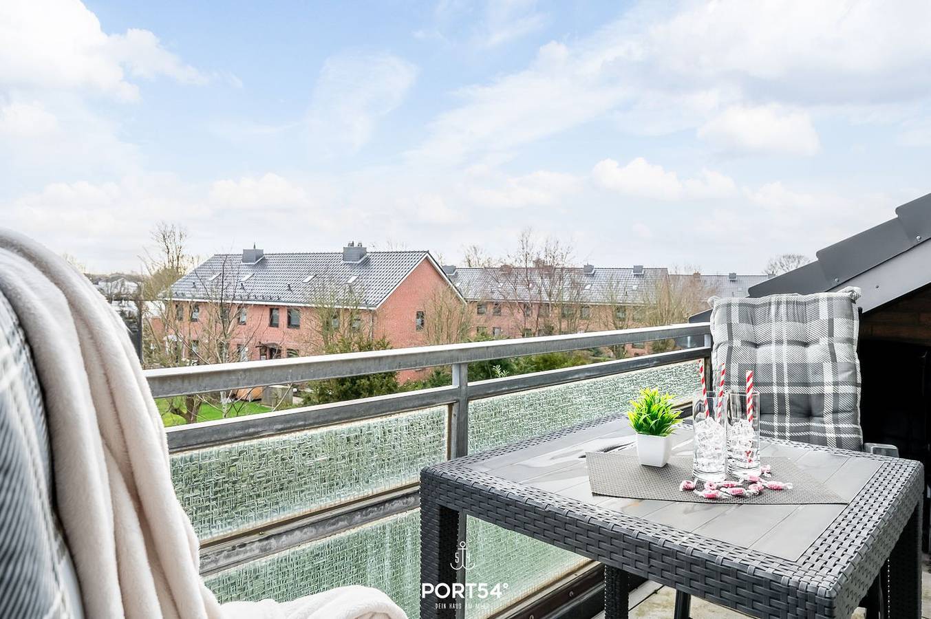Ganze Wohnung, Deck 9 - bis 3 Personen, mit Balkon, zentrale Lage, ideal für Fahrradausflüge in Büsum, Dithmarschen