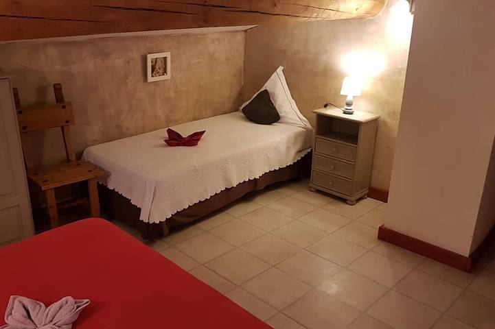 Gîte pour 6 personnes, avec terrasse ainsi que jardin et piscine à Eygalières - 3