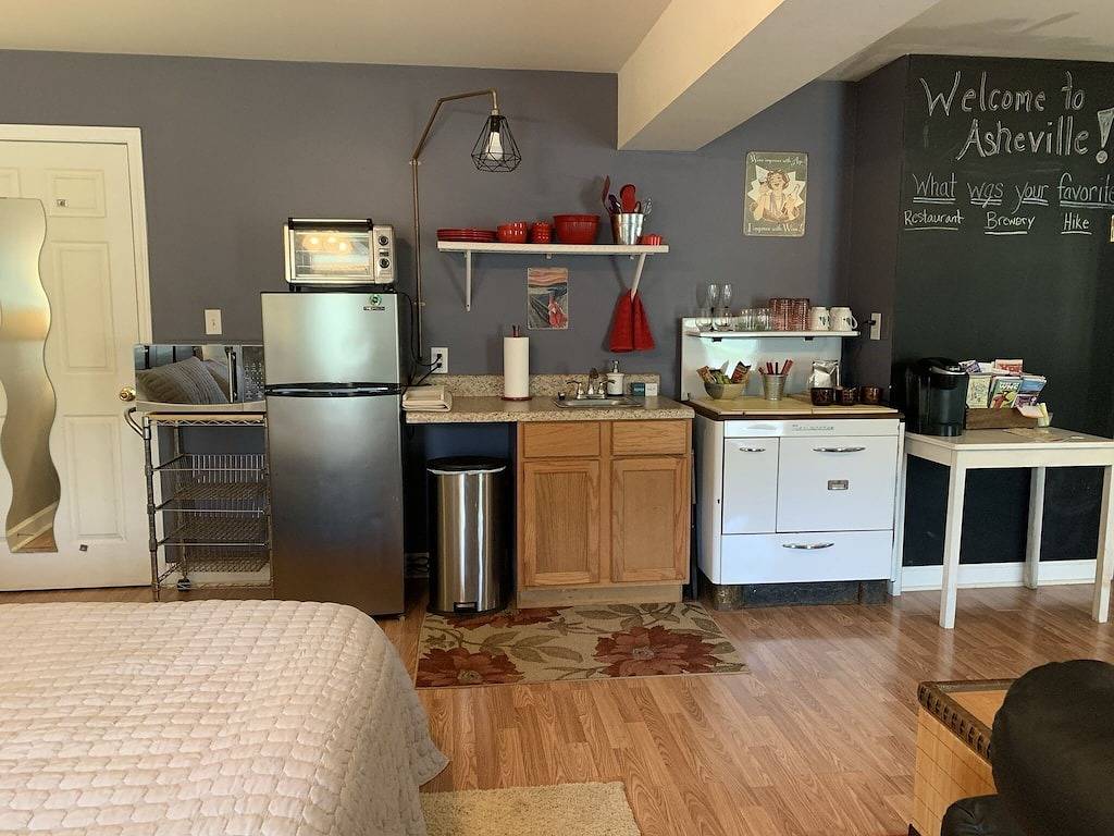 Vacation House for 3 Guests in Asheville, Blue Ridge Mountains