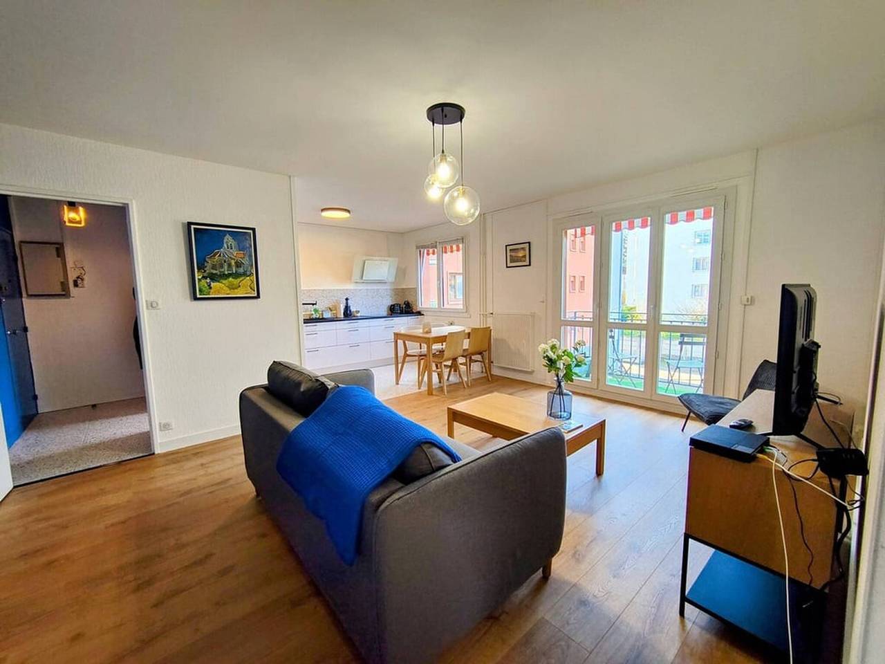 Ganze Wohnung, Wohnung mit Balkon und Parkplatz in Auxerre in Auxerre, Auxerre und Umgebung