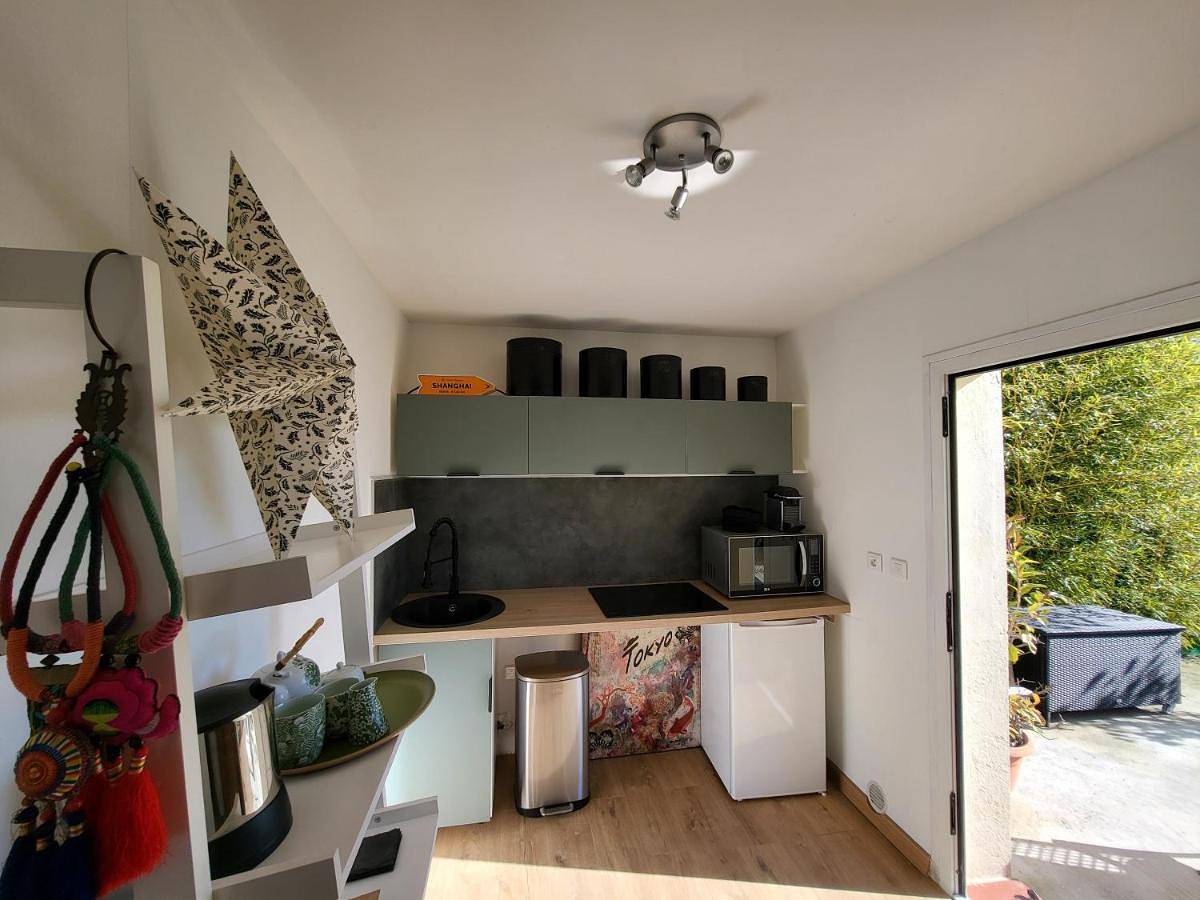 Studio indépendant avec terrasse à Juan les Pins in Antibes, Côte méditerranéenne (France)