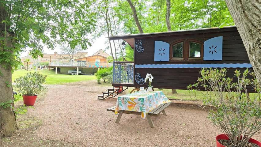 Tente pour 4 personnes dans Allier - 2