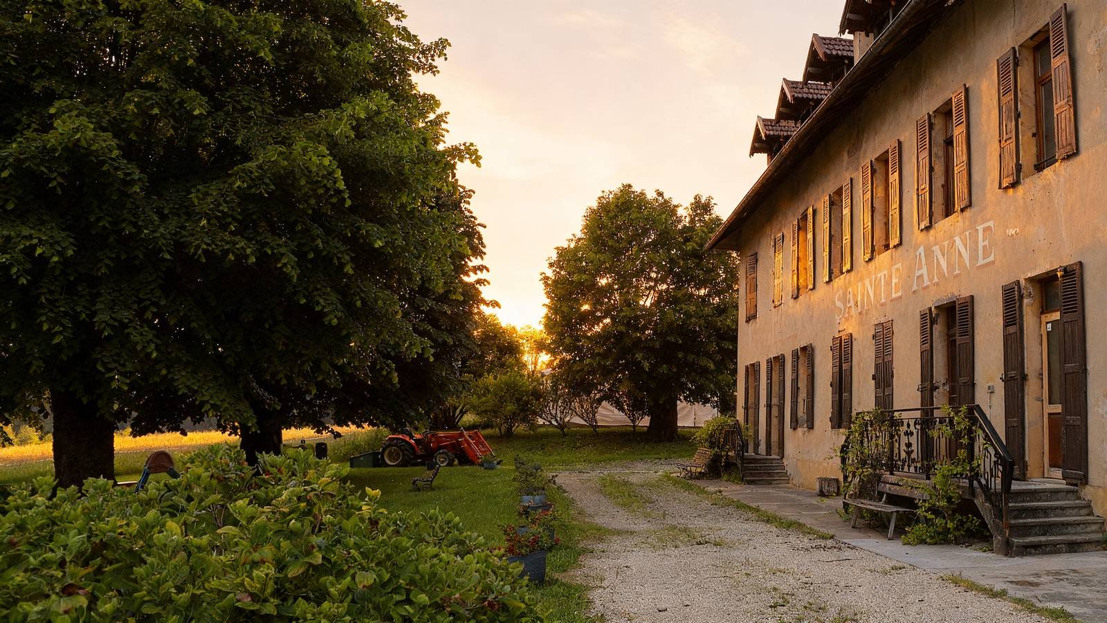 Chambre d’hôtes « L’attrape-rêves » : vue montagne, jardin partagé et Wi-Fi in Saint-Franc, Région de Chambéry
