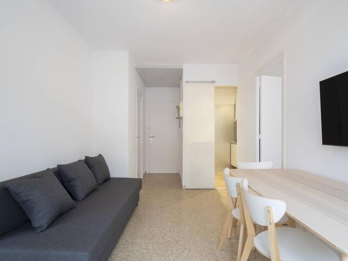 Ganze Ferienwohnung, Ferienwohnung für 6 Personen mit Balkon in La Salut, Barcelona