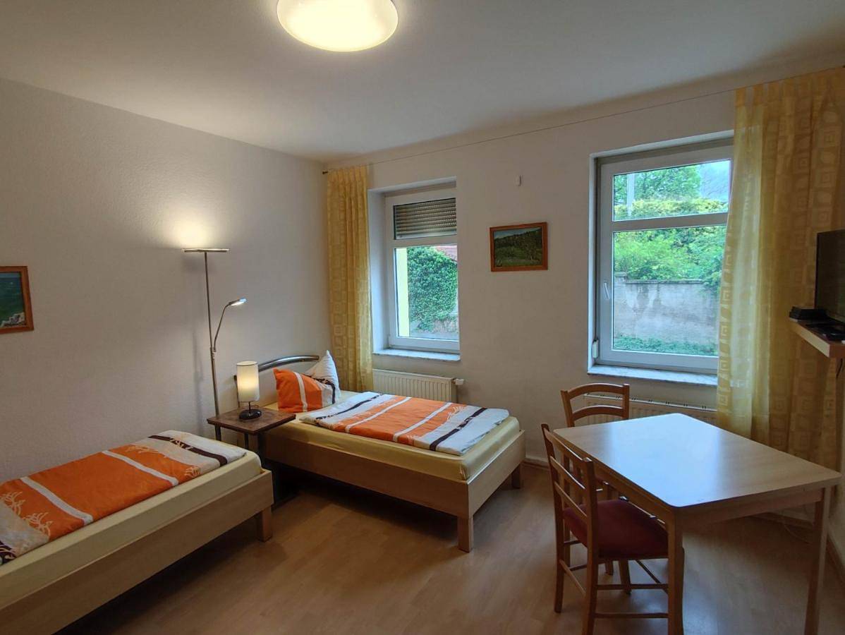 Triple Room with Garden View in Südwest, Leipzig