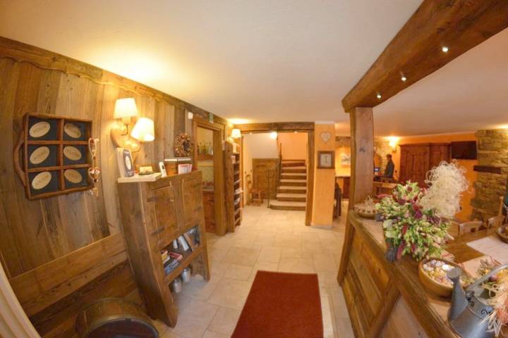 Location de vacances pour 2 personnes, avec vue ainsi que terrasse et jardin à Bionaz - 2