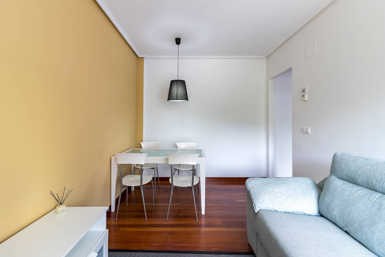 Entire apartment, Gibaja Apartment – Quiet Village Stay Near Laredo, Bilbao & Santander in Ramales de la Victoria, Cantabrian Coast