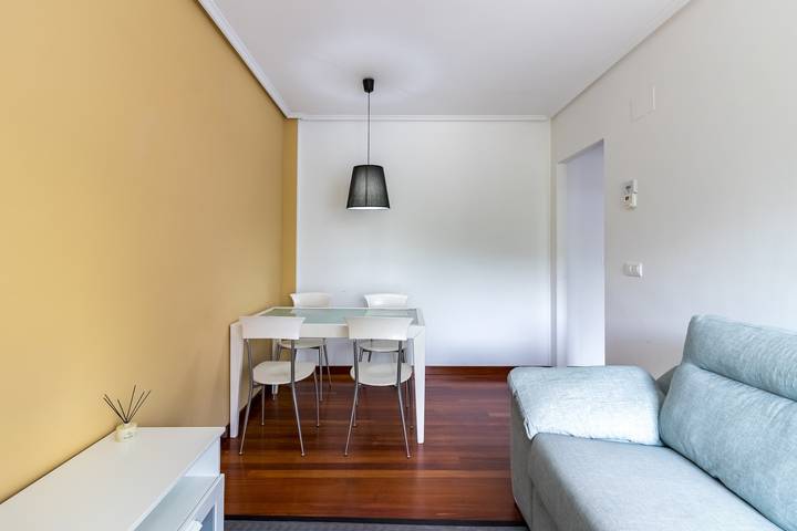 Hel lejlighed, Gibaja Apartment – Quiet Village Stay Near Laredo, Bilbao & Santander in Ramales de la Victoria, Cantabrian Coast
